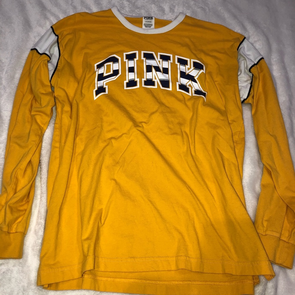 🌸Long sleeve pink Victoria secret shirt